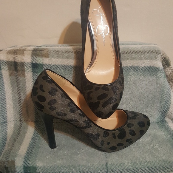 Heels - Picture 3 of 3